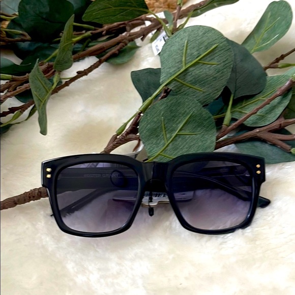 Foster Grant Black Square Oversize  Sunglasses - Picture 1 of 7